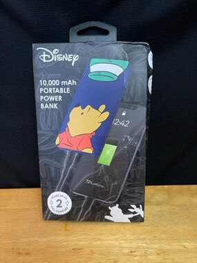 Disney Portable Power Bank with Winnie the Pooh Art - Blue/Yellow/Red power bank
